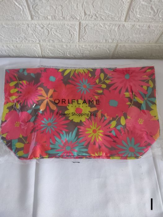 Saco florido Oriflame