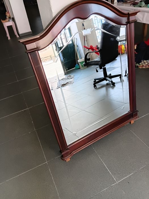 Espelho de movel , moldura em madeira bom estado alt 1,15mtr  largura 88 cm