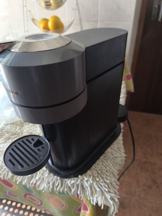 Máquina de café Nespresso Vertuo c/ avaria
