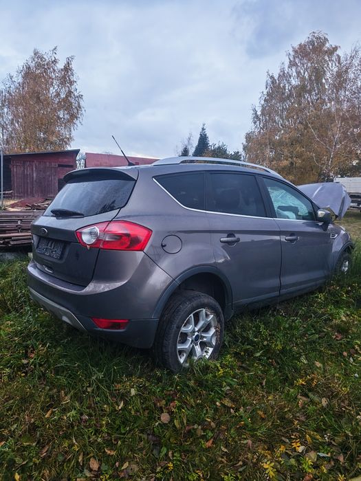 Ford Kuga uszkodzony