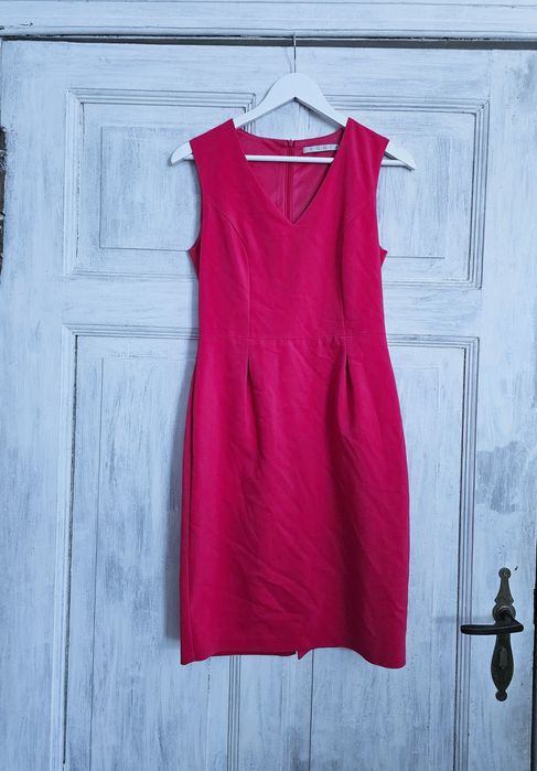 Elegancka malinowo różowa sukienka