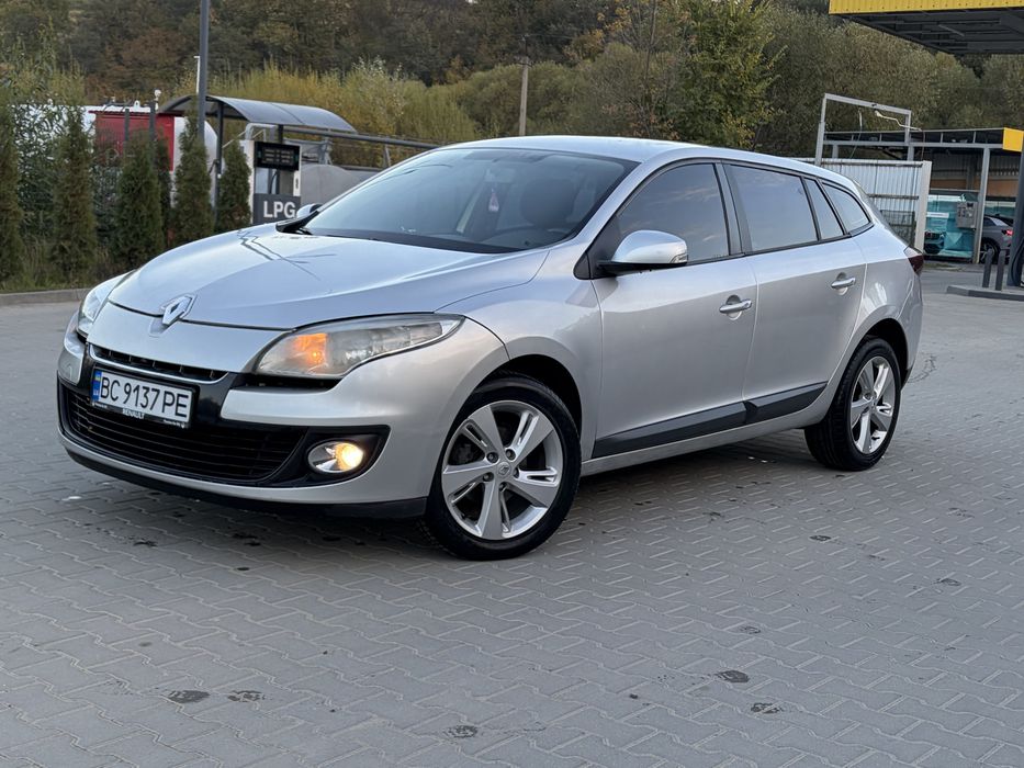 Рено меган 2012 рік