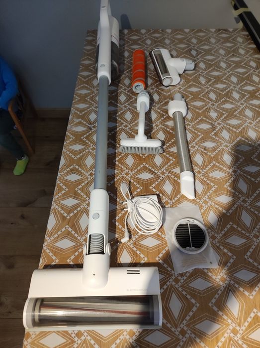 Odkurzacz roidmi f8 uszkodzony.