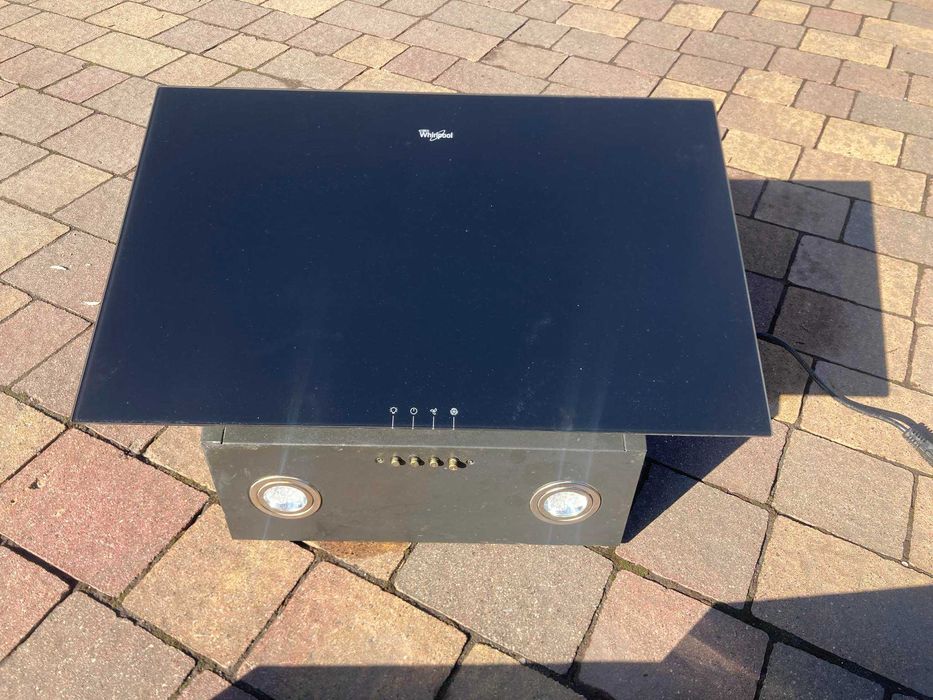 Okap wentylator wolnowiszący  Whirlpool - AKR 037 G BL