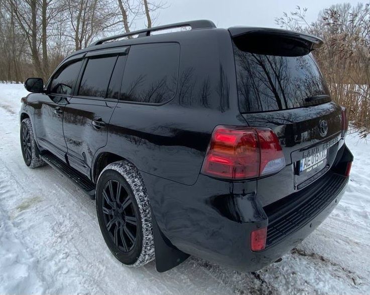 Toyota land cruiser 200