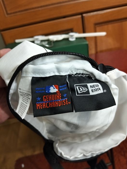 Поясна сумка-бананка New Era MLB
