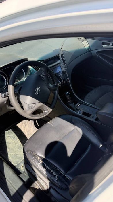 HYUNDAI SONATA 2015 VIN KMHEC41LBGA683250 фото оголошення 4 з 5