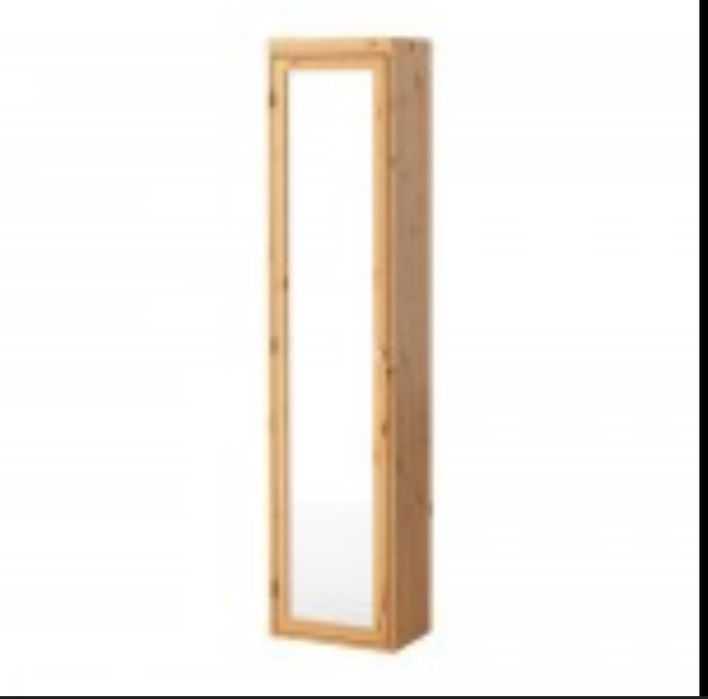 Armario com porta em vidro