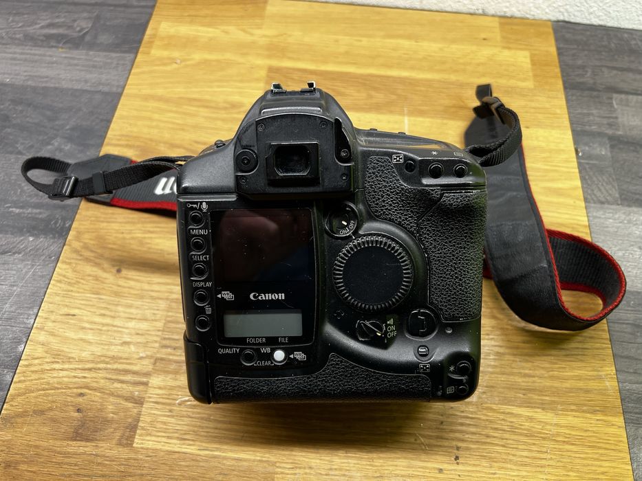 Canon EOS 1Ds Digital - body, 2x bateria, ladowarka, obiektyw 50mm