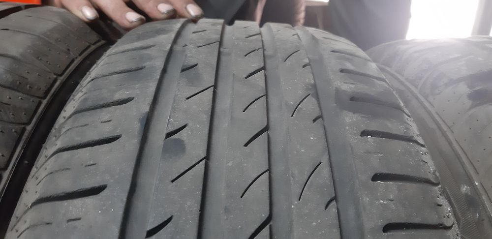 Шины 225-60-р.17 .