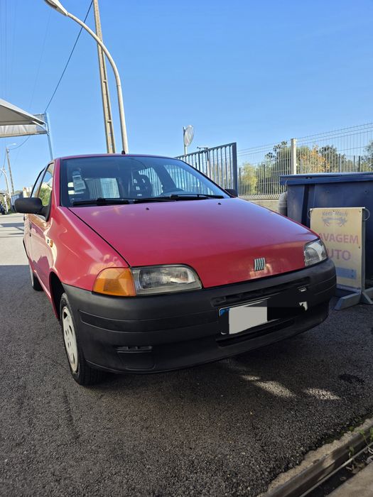 Fiat Punto 55 no ponto de transferir