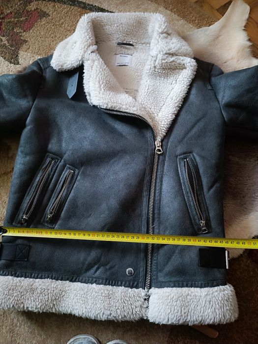 Kultowa kurtka pilotka Aviatorka marki Bershka