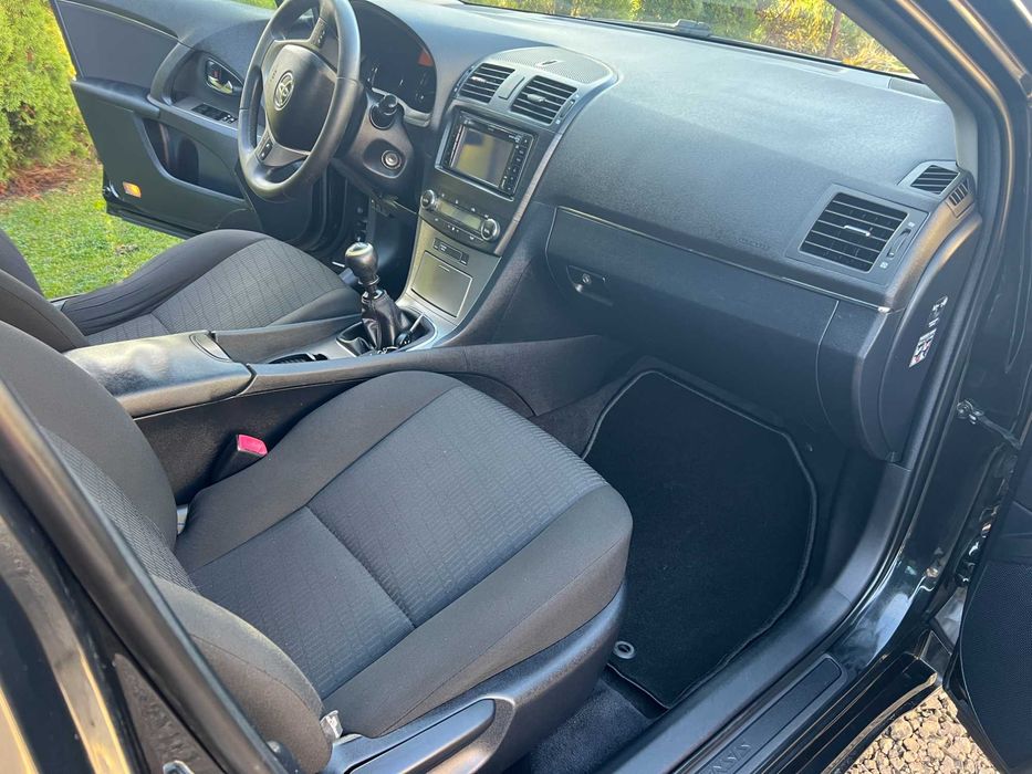 Toyota Avensis 2.0 D-4D   127 KM  2010 r