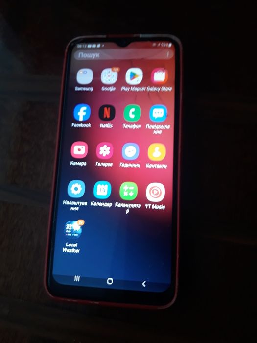 Смартфон Samsung Galaxy J7 16Gb/3Gb ОЗУ