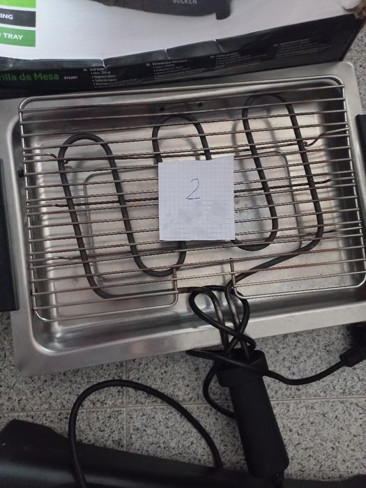 Vários grelhadores elétricos