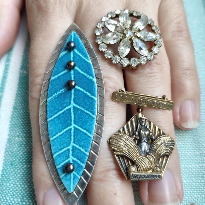 Серьги, подвески, кольца, броши из серебра