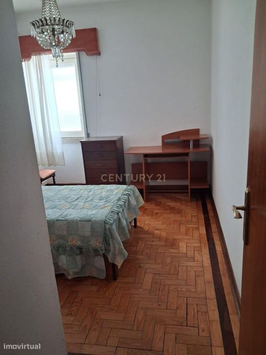 Apartamento para “ARRENDAMENTO”, de tipologia T3, com 1 WC, varanda co