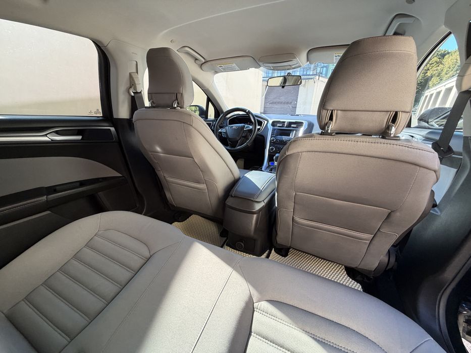 Ford Fusion 2013 рік гібрид/hybrid