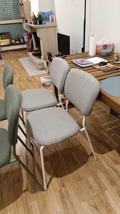 2 cadeiras VIHALS (IKEA), branco/Tibbleby cinza bege