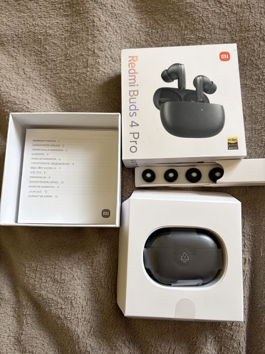 Навушники Xiaomi Redmi Buds 4 Pro б/в з Hi-Res Audio Повний набір