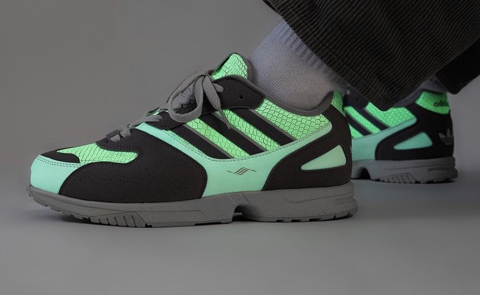 Кроссовки Adidas ZX4000, люминесцентные, оригинал