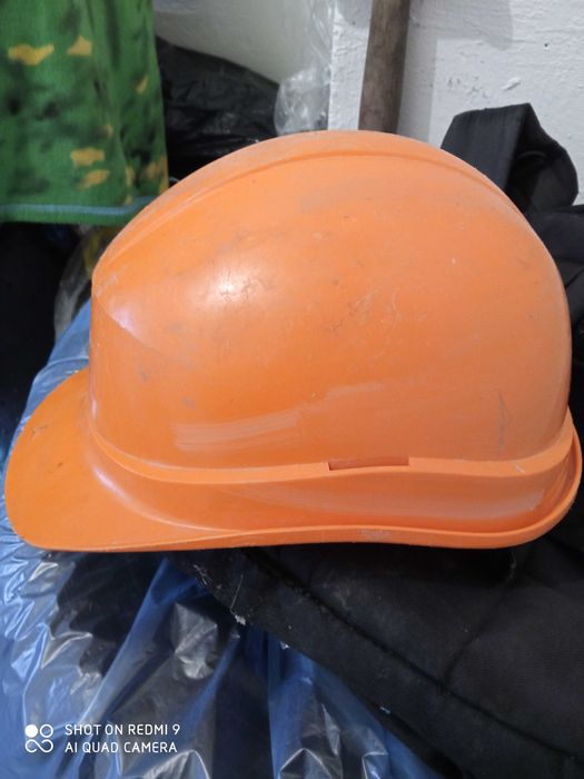Kask ochronny ,budowa, roboty drogowe,chełm plastikowy ,pomarańczowy,uniwersalny