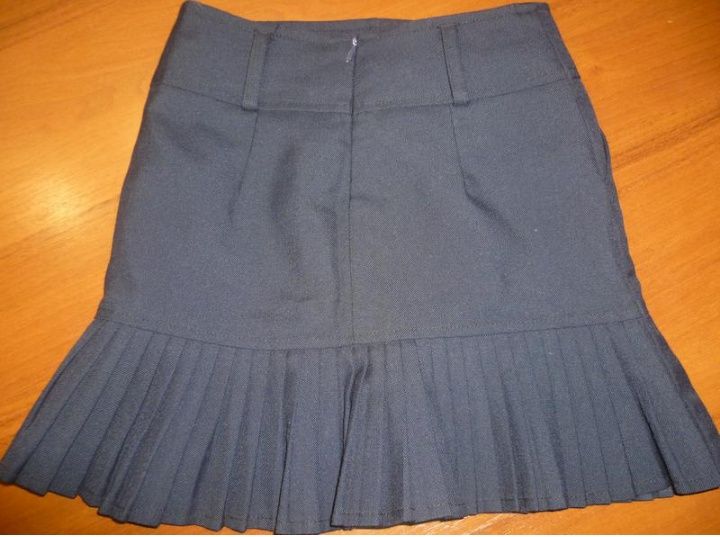 Шкільна спідниця на дівчинку