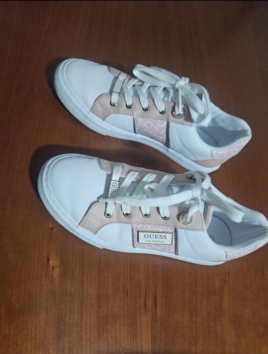 Ténis da marca Guess