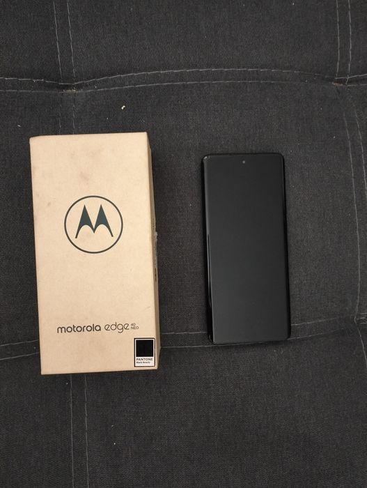 Продам телефон Motorola Edge 40 Neo 256 ГБ
