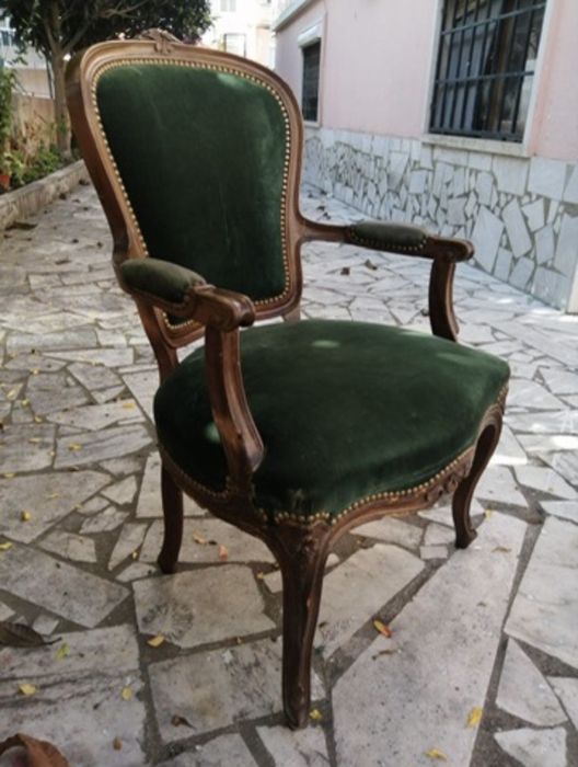 Cadeira antiga só falta estofar / tecido lindissimo