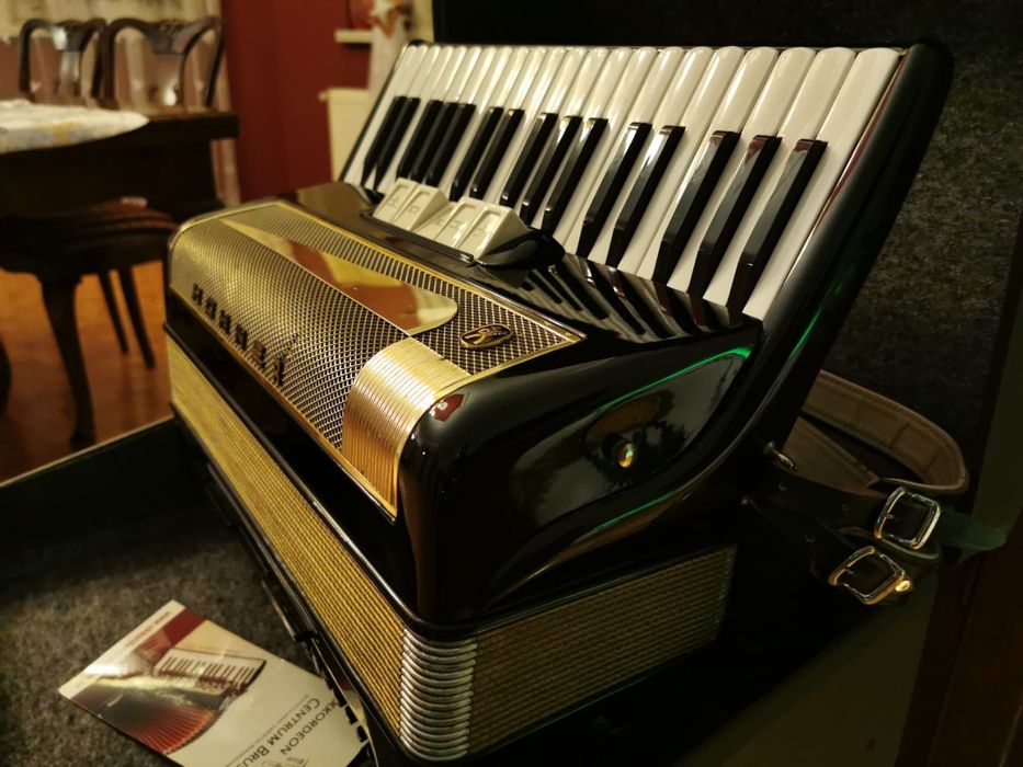Akordeon Hohner Lucia III z futerałem