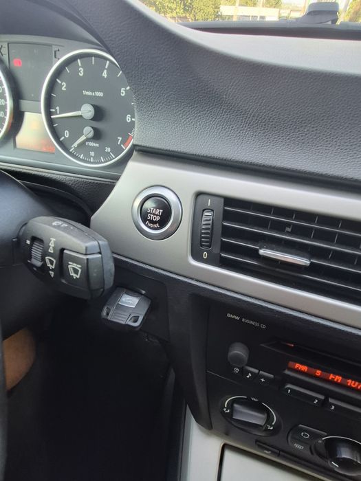 Продам  BMW 3 ( E90)