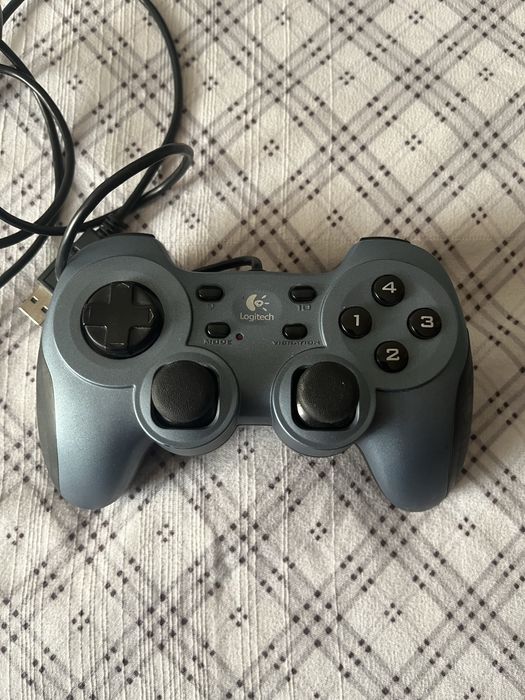 Геймпад Logitech RumblePad 2