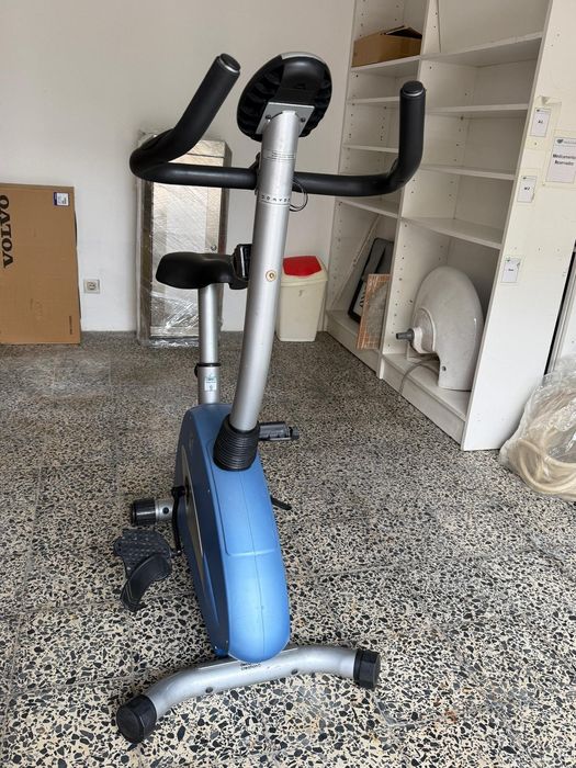 Bicicleta estática Domyus MG2000 usada em bom estado