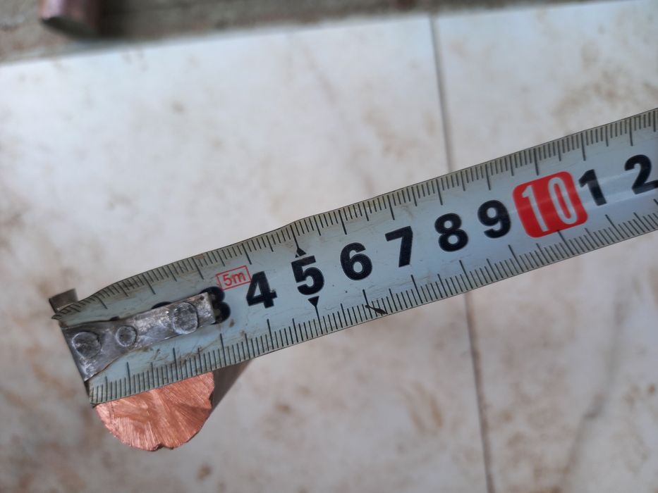 продаю  кругляк медный. На 40 и25.