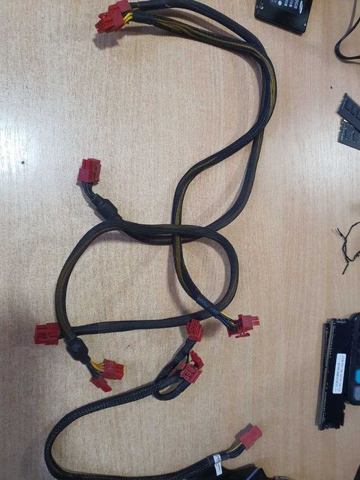 Модульные кабеля Chieftec видеокарты 6 pin и 8 pin.