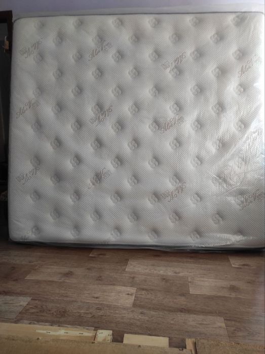 Почти новый Матрас MAXX Norwich 180*200