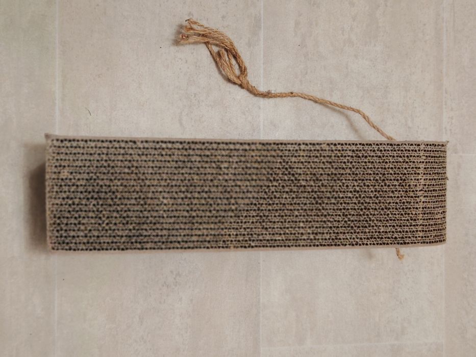 Kartonowy drapak dla kota