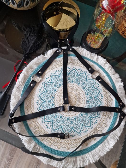 Skórzana bielizna. Uniseks.