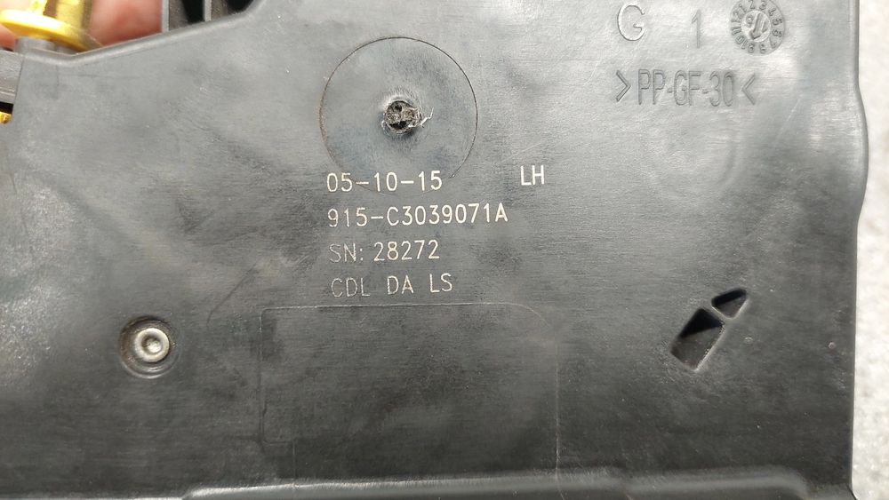 Fechadura / fecho porta frente esquerdo OPEL Astra K