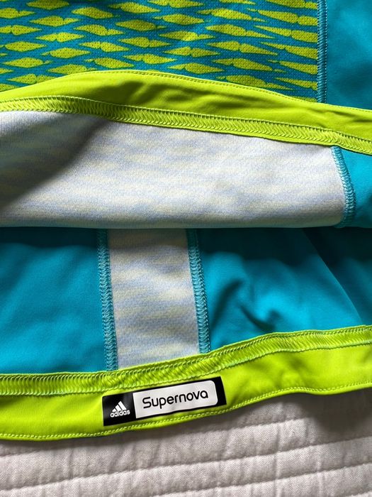 Damski top treningowy marki ADIDAS