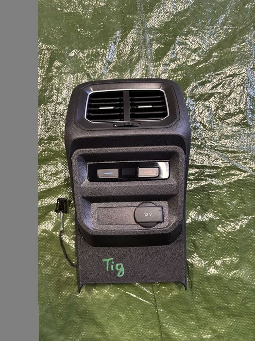 VW Tiguan II 5NA ramka osłona tunelu kratka nawiewu tył 5NA864298A