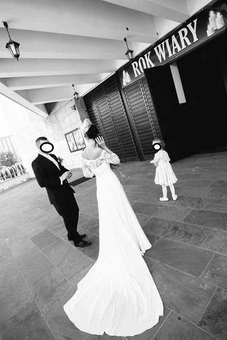 Piękna suknia ślubna