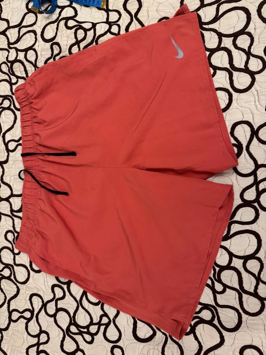 Продам потужні оригінальні шорти Nike DRI FIT,розмір L.Стан нових.