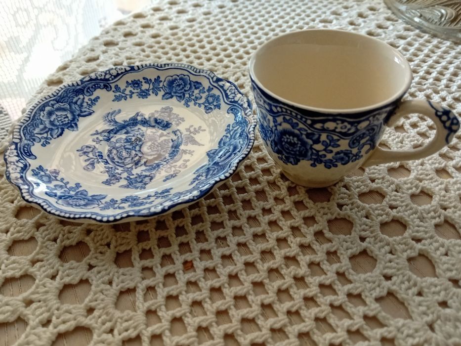Chávena de café  em loiça inglesa.