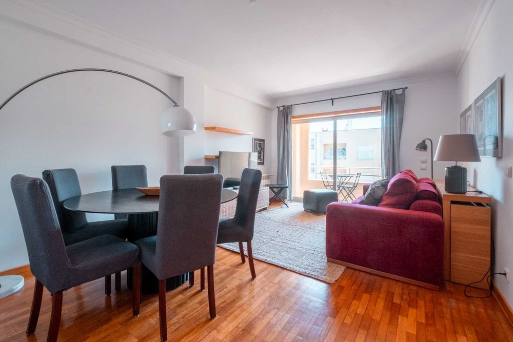 Sofá-cama em bom estado e de boa qualidade