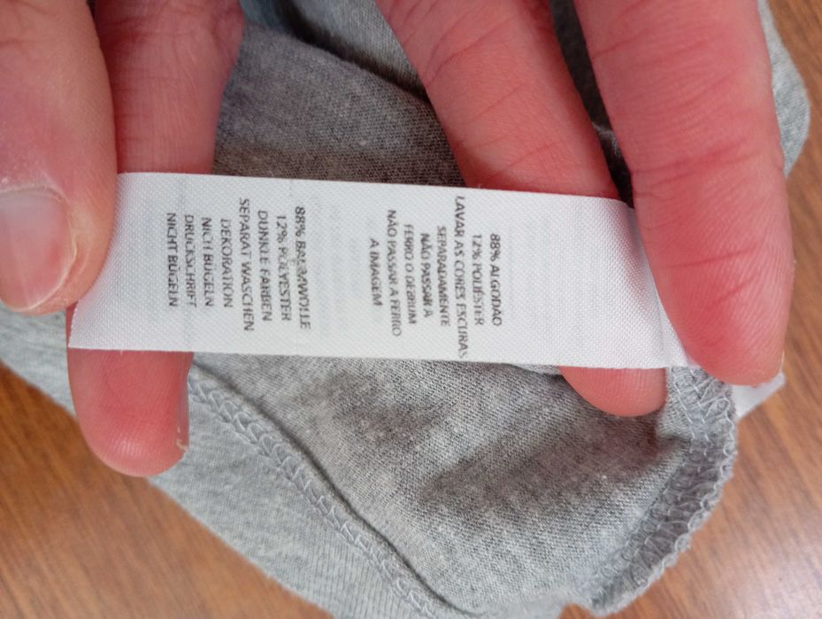 T-shirt cinzenta - YD