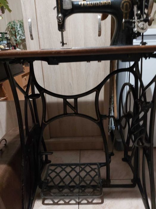 Sprzedam  starą maszynę do szycia