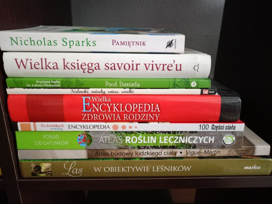 9 książek różnego gatunku