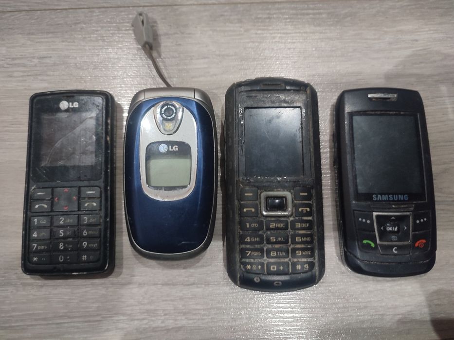 Телефон LG C3310 жабка